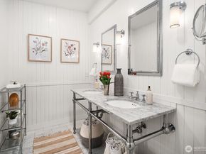 7260 W Mercer Way, Mercer Island WA 98040