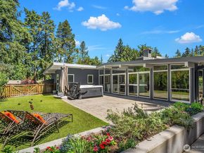 7260 W Mercer Way, Mercer Island WA 98040