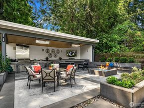7260 W Mercer Way, Mercer Island WA 98040