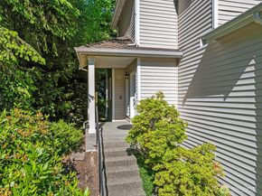 9804 NE Riverbend Drive B101, Bothell WA 98011