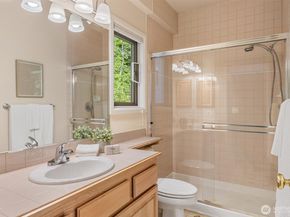 9804 NE Riverbend Drive B101, Bothell WA 98011