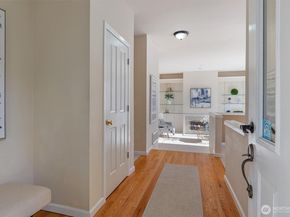 9804 NE Riverbend Drive B101, Bothell WA 98011