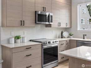 10330 Ashworth Avenue N B, Seattle WA 98133