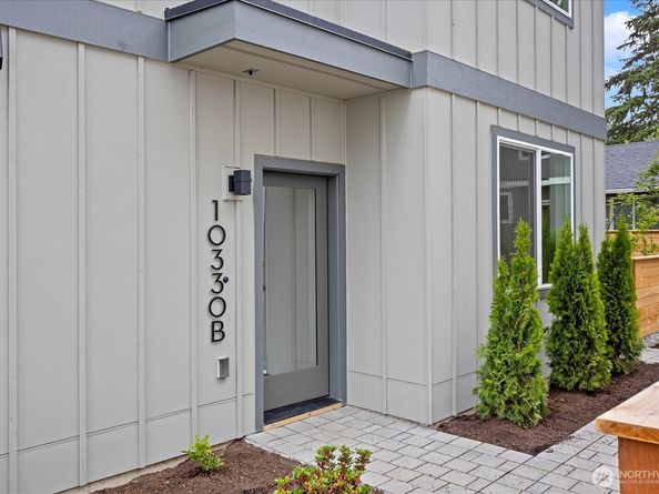 10330 Ashworth Avenue N B, Seattle WA 98133