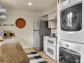 4425 Greenwood Avenue N 105, Seattle WA 98103