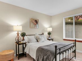 4425 Greenwood Avenue N 105, Seattle WA 98103