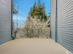 4425 Greenwood Avenue N 105, Seattle WA 98103