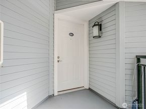 250 NW Dogwood Street C 302, Issaquah WA 98027