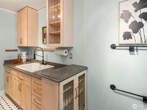 408 Bellevue Avenue E 205, Seattle WA 98102