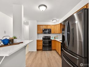 8916 Meridian Place NE A201, Lake Stevens WA 98258