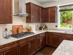 13530 NE 128th Place, Kirkland WA 98034