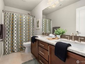 13530 NE 128th Place, Kirkland WA 98034