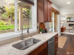 13530 NE 128th Place, Kirkland WA 98034