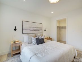 7912 34th Avenue SW, Seattle WA 98126