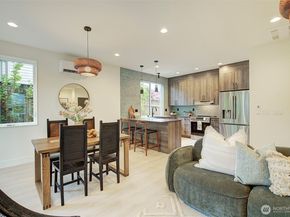 7912 34th Avenue SW, Seattle WA 98126