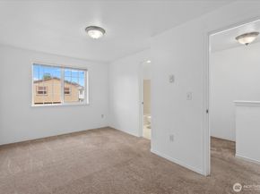 933 4th Avenue N 102, Kent WA 98032