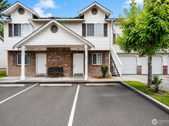 933 4th Avenue N 102, Kent WA 98032