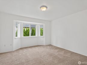 933 4th Avenue N 102, Kent WA 98032