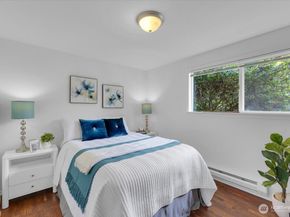 2427 200th Place SW, Lynnwood WA 98036