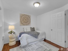 2427 200th Place SW, Lynnwood WA 98036