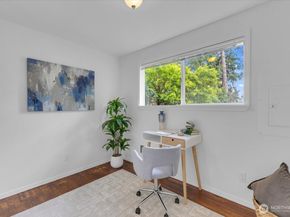 2427 200th Place SW, Lynnwood WA 98036