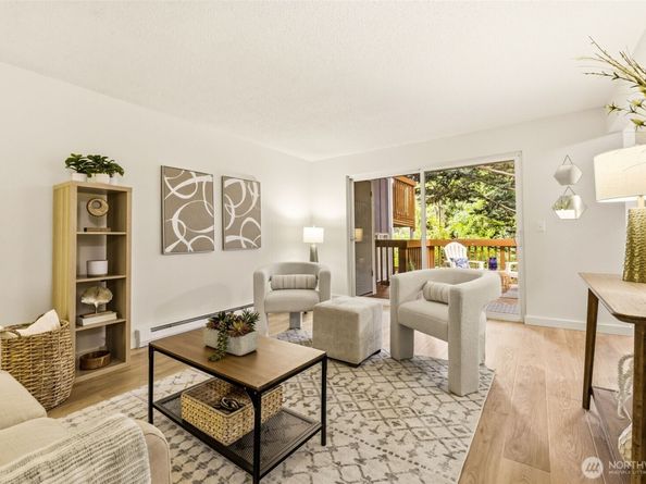 17211 NE 45th Street 79, Redmond WA 98052