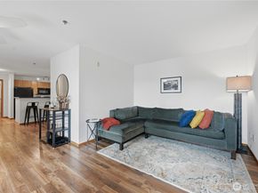 4020 Aurora Avenue N 304, Seattle WA 98103