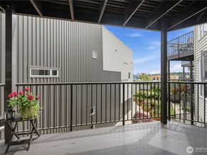 4020 Aurora Avenue N 304, Seattle WA 98103