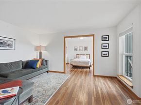 4020 Aurora Avenue N 304, Seattle WA 98103