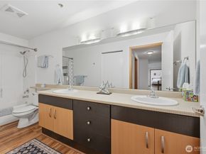 4020 Aurora Avenue N 304, Seattle WA 98103