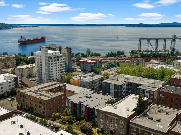 613 4th Avenue W 103, Seattle WA 98119