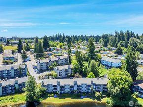 323 75th Street SE C42, Everett WA 98203