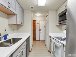 323 75th Street SE C42, Everett WA 98203