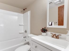 323 75th Street SE C42, Everett WA 98203