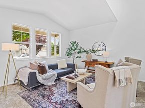 18009 15th Avenue W, Lynnwood WA 98037