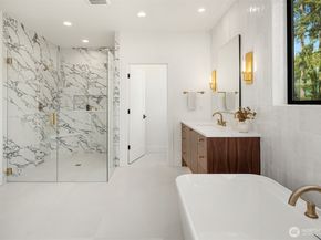 2425 153rd Avenue SE, Bellevue WA 98007