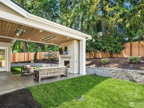 2425 153rd Avenue SE, Bellevue WA 98007