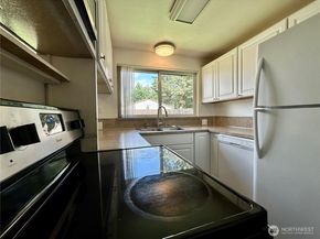 1336 S 279th Street, Des Moines WA 98198
