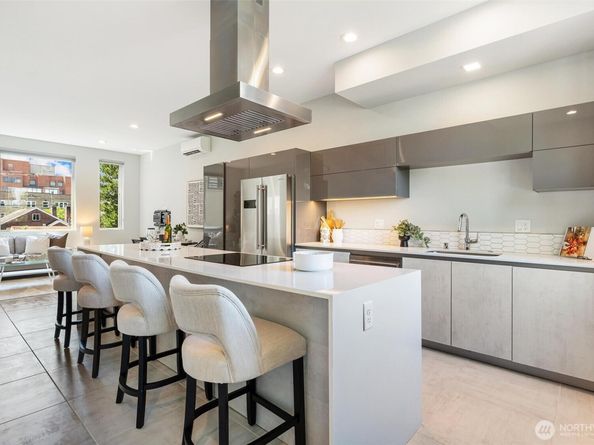 305 17th Avenue E, Seattle WA 98112