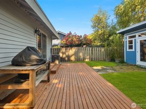 14211 SE 162nd Place, Renton WA 98058