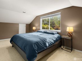 14211 SE 162nd Place, Renton WA 98058