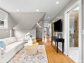 114 Queen Anne Drive, Seattle WA 98109