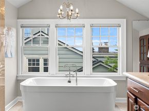 114 Queen Anne Drive, Seattle WA 98109