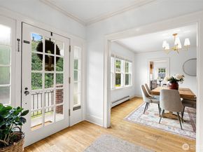 114 Queen Anne Drive, Seattle WA 98109