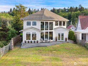 8668 NE Point No Point Road, Hansville WA 98340