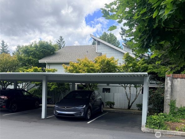 725 141st Place NE 4, Bellevue WA 98007