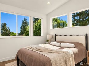 2836 NW 73rd Street B, Seattle WA 98117