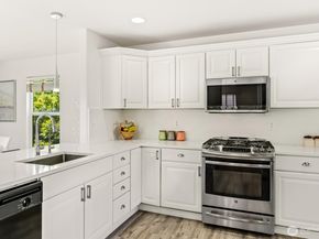 10184 225th Terrace NE, Redmond WA 98053