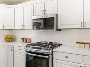 10184 225th Terrace NE, Redmond WA 98053