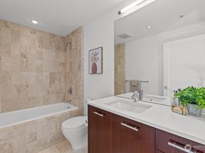 500 106th Avenue NE 3815, Bellevue WA 98004